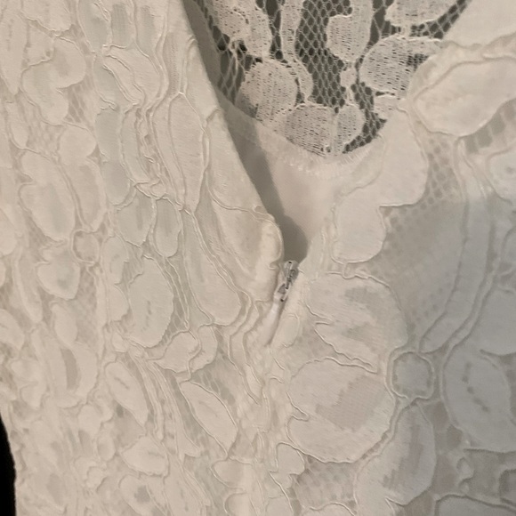 White lace dress - Picture 4 of 6